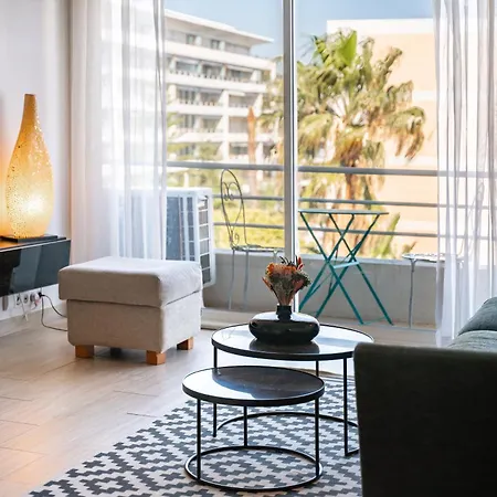 Palm - 2 Vue Κάννες